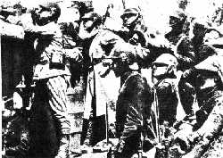Les cuirassiers à pied, 1915 (cliché retouché extrait du "Miroir" du 5 sept.1915)